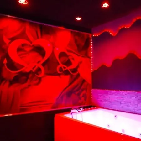 La Coquine, Love Room, Romantique Toulon Exterior photo
